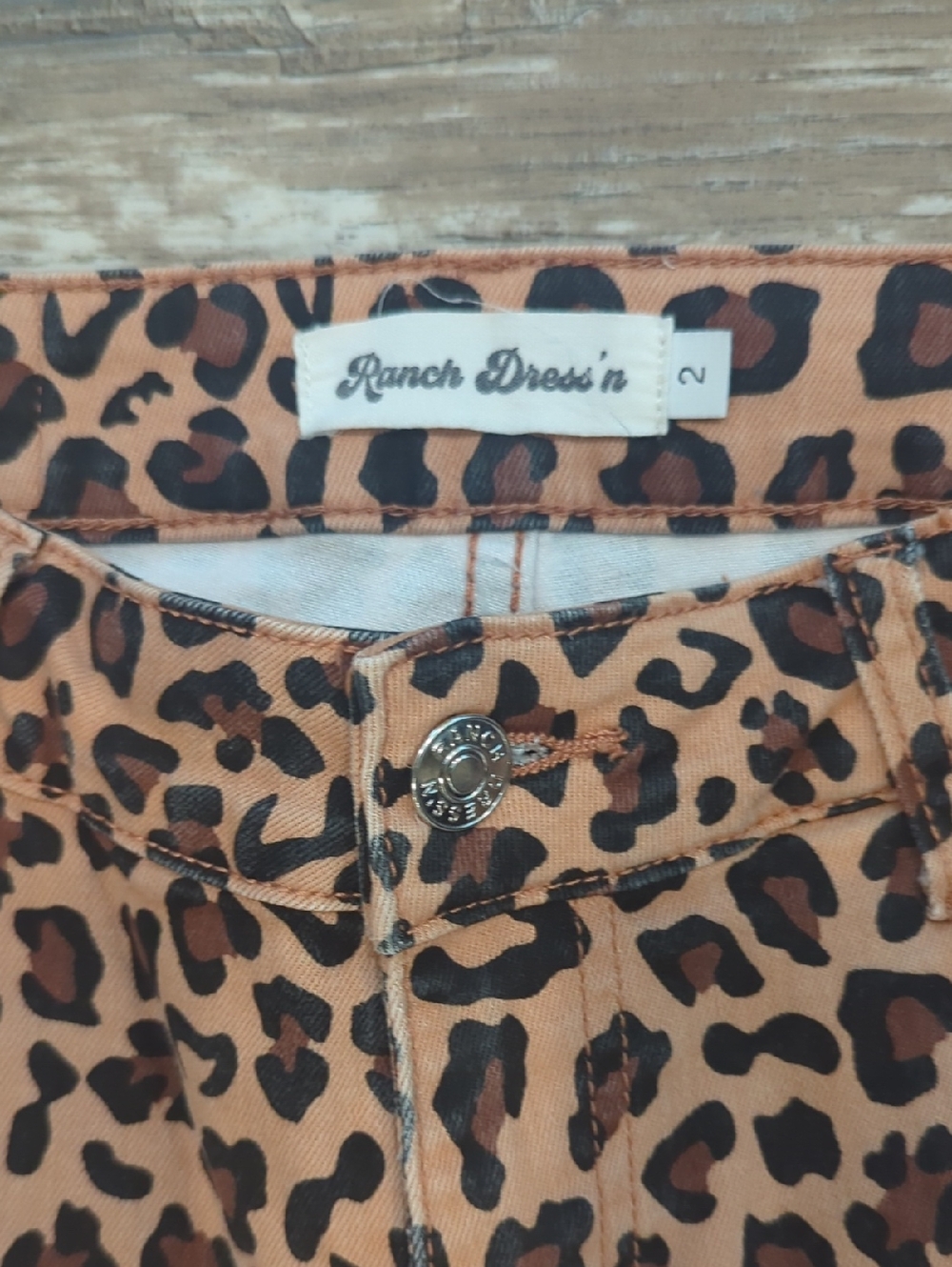 RANCH DRESS'N Fallon Taylor "Cheetah" tan & black super flare jeans sz 2 TALL - Picture 14 of 14
